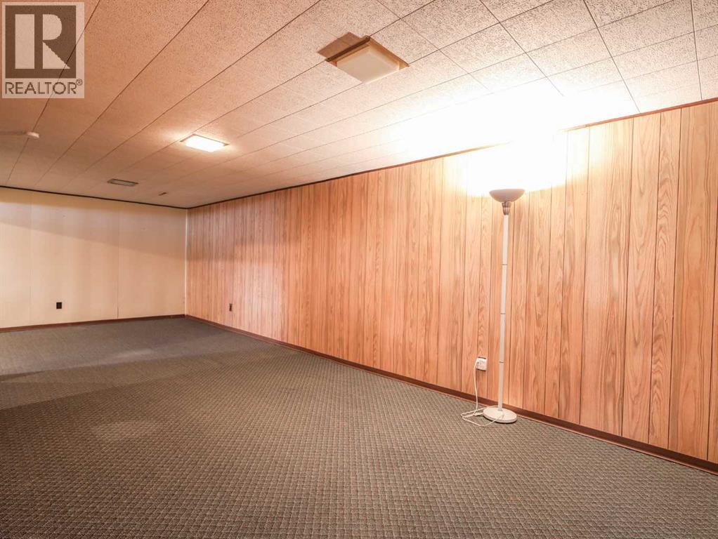 Single Family House Bungalow for Sale in   Avenue Parkdale Stettler 