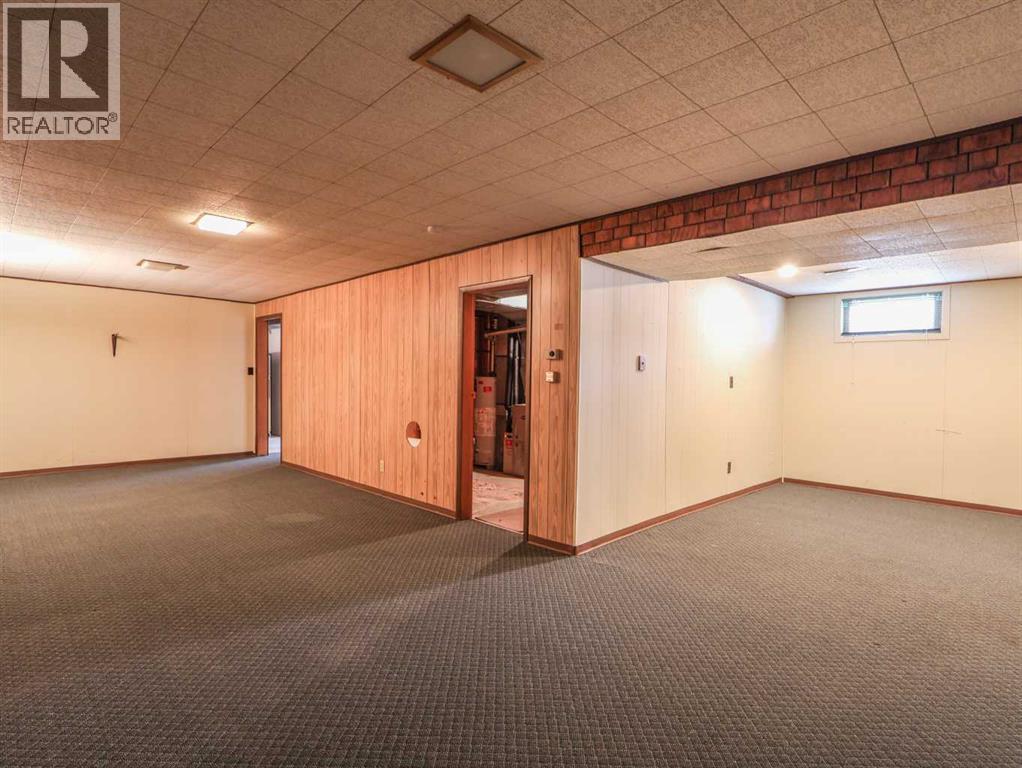 Single Family House Bungalow for Sale in   Avenue Parkdale Stettler 