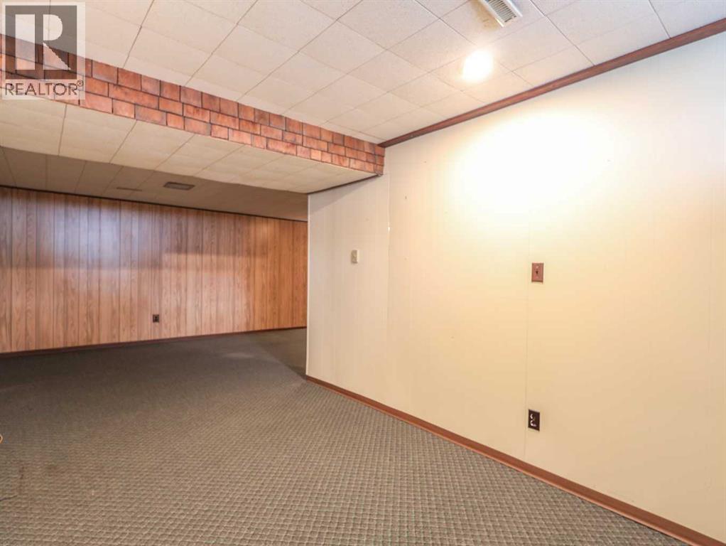 Single Family House Bungalow for Sale in   Avenue Parkdale Stettler 