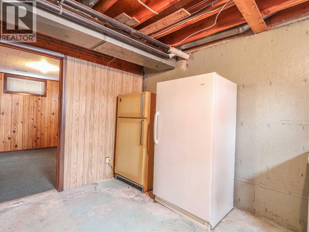 Single Family House Bungalow for Sale in   Avenue Parkdale Stettler 