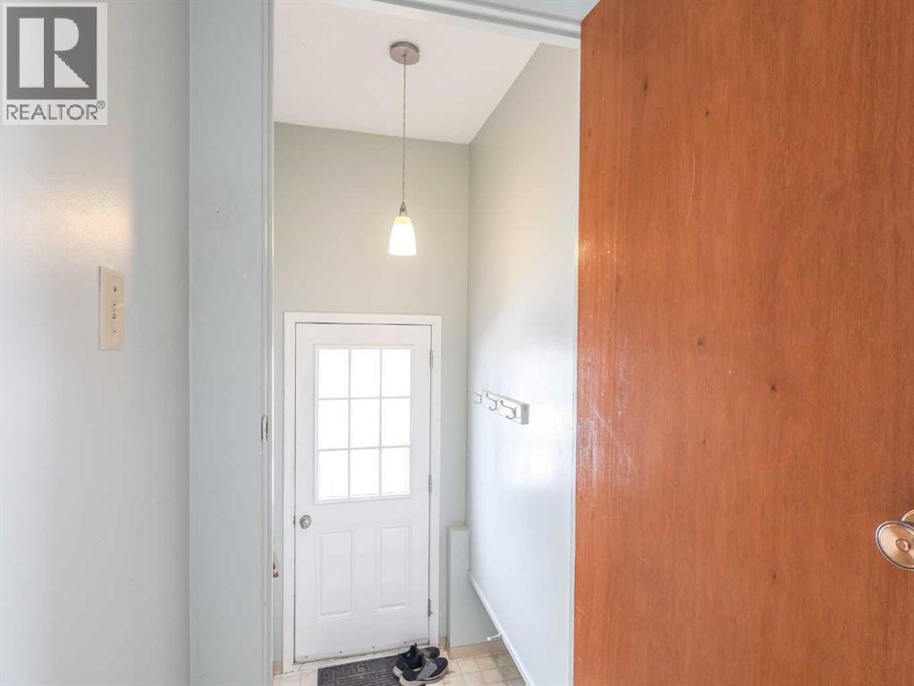 Single Family House Bungalow for Sale in   Avenue Parkdale Stettler 