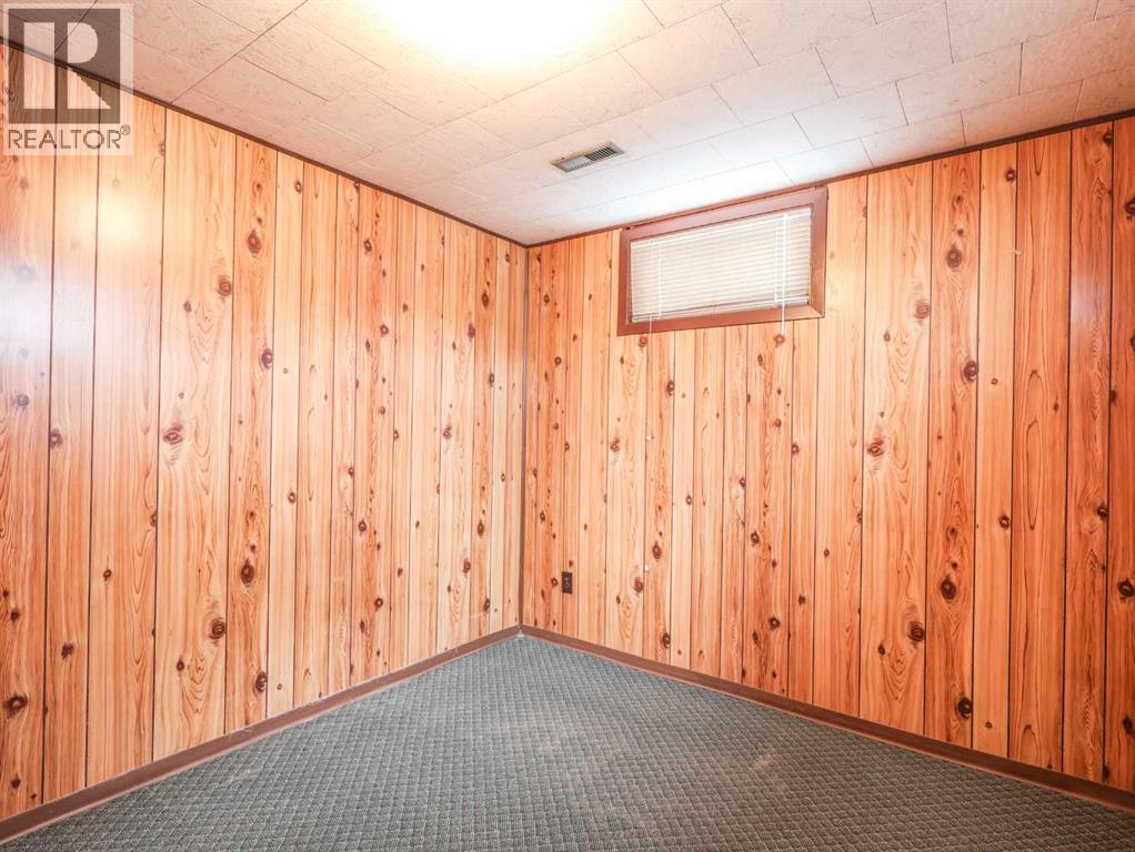 Single Family House Bungalow for Sale in   Avenue Parkdale Stettler 