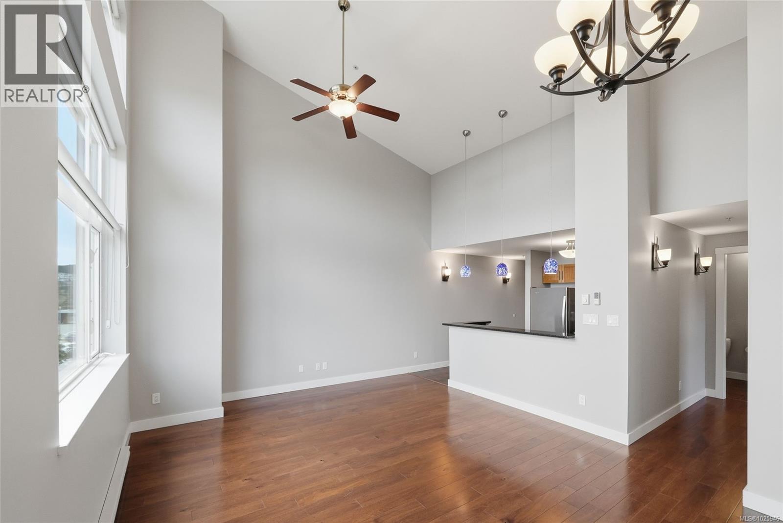 #201 1629 TOWNSITE RD - 10