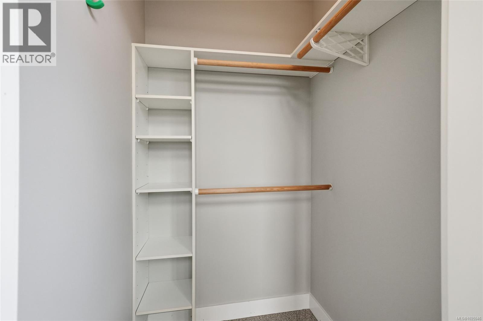 #201 1629 TOWNSITE RD - 32