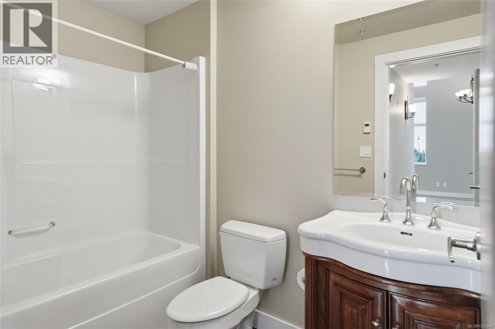 #201 1629 TOWNSITE RD - 37