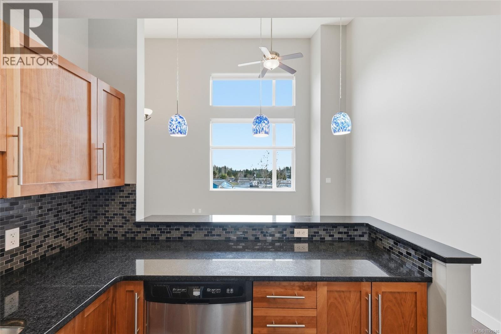 #201 1629 TOWNSITE RD - 21