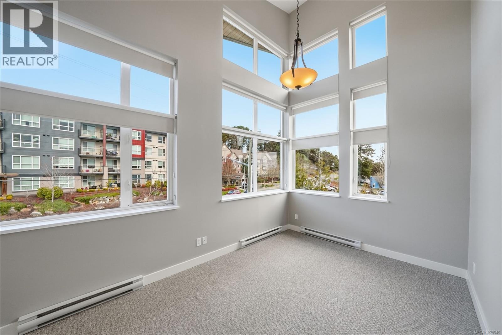 #201 1629 TOWNSITE RD - 27