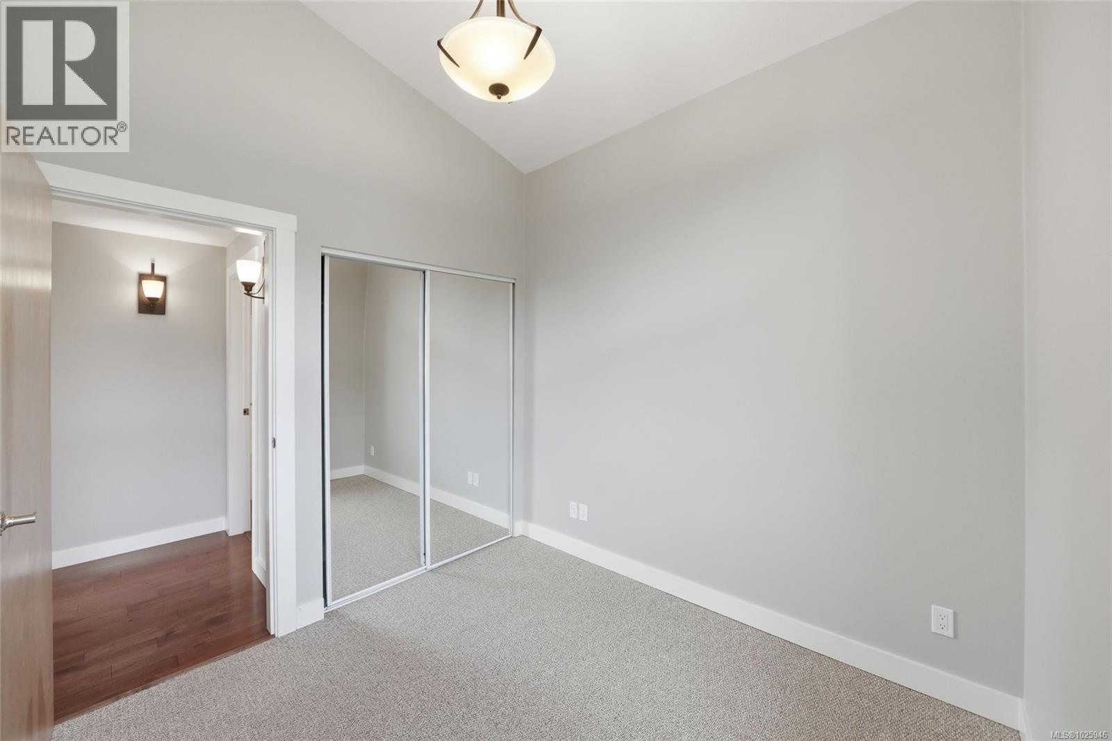 #201 1629 TOWNSITE RD - 39