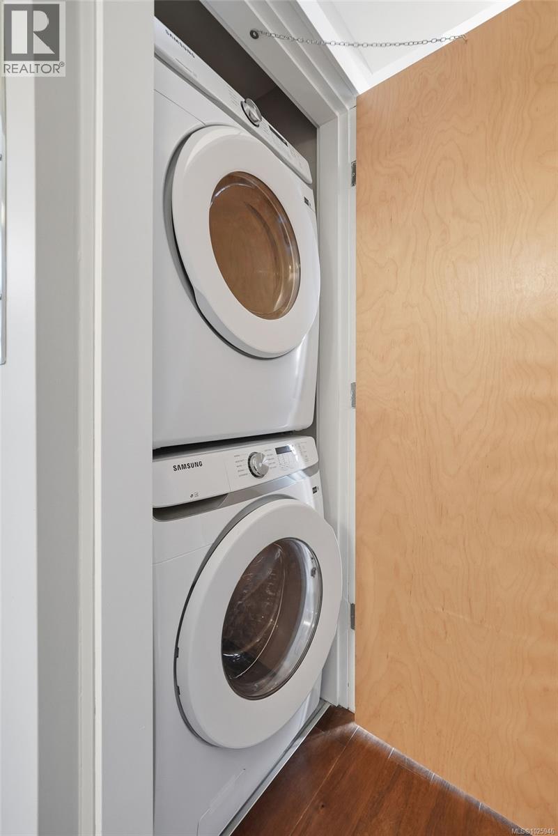 #201 1629 TOWNSITE RD - 35