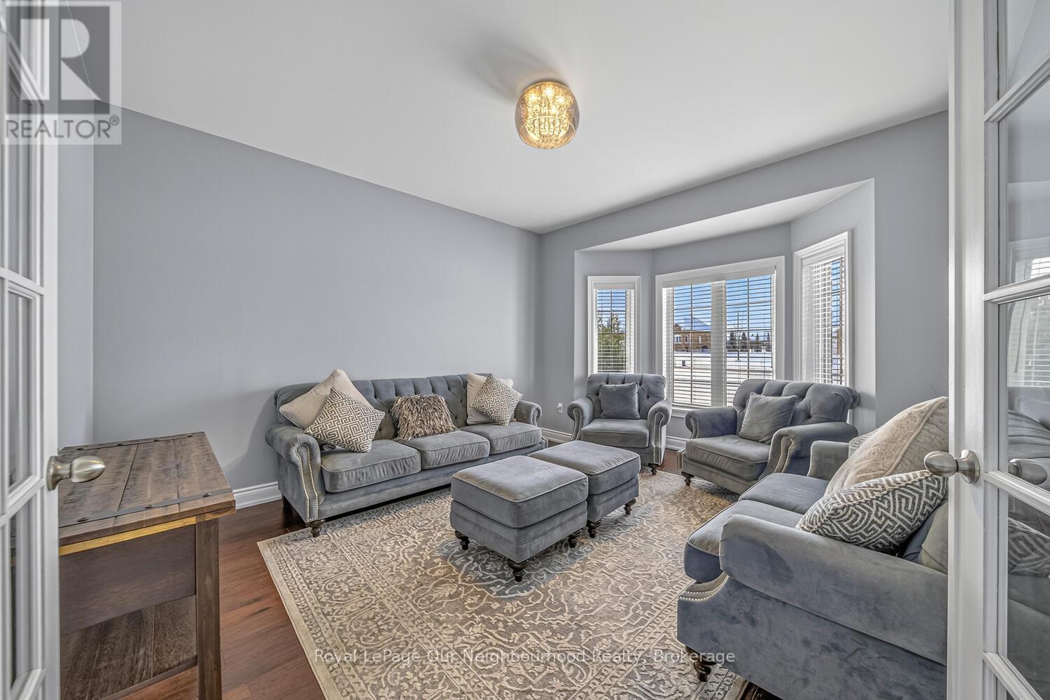 47 SONGBIRD CRESCENT - 18