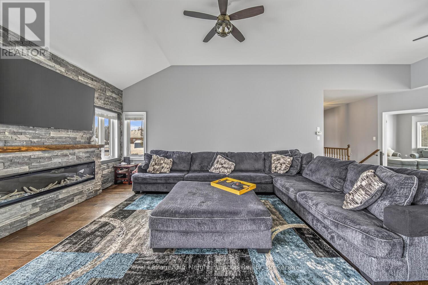 47 SONGBIRD CRESCENT - 21