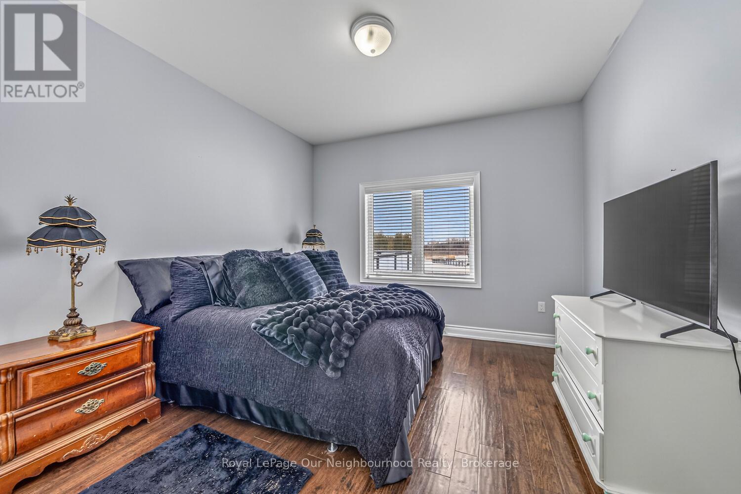 47 SONGBIRD CRESCENT - 35