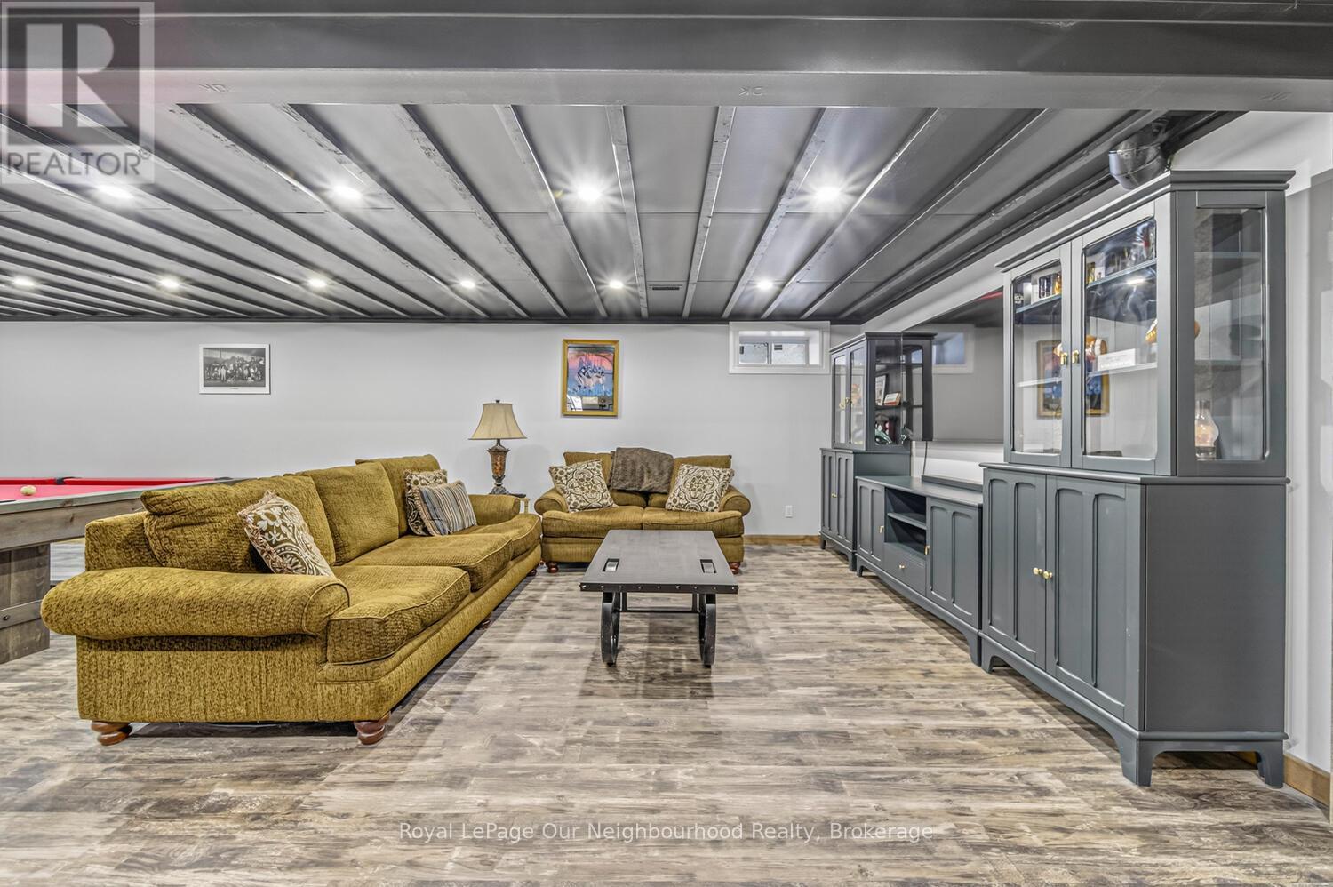 47 SONGBIRD CRESCENT - 42