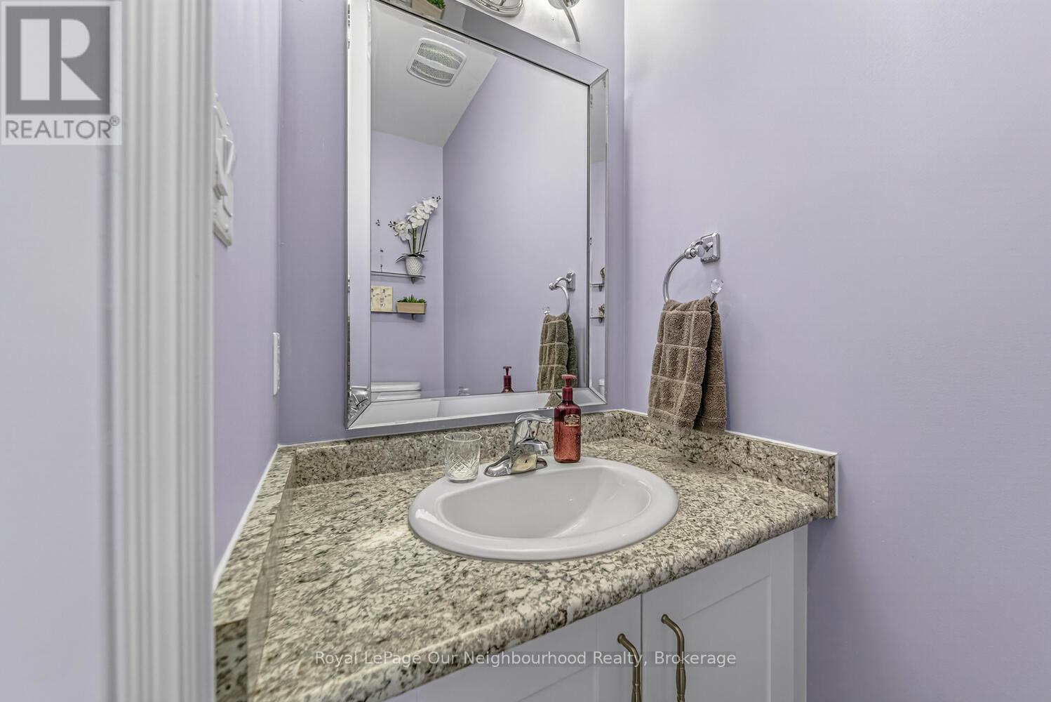 47 SONGBIRD CRESCENT - 38