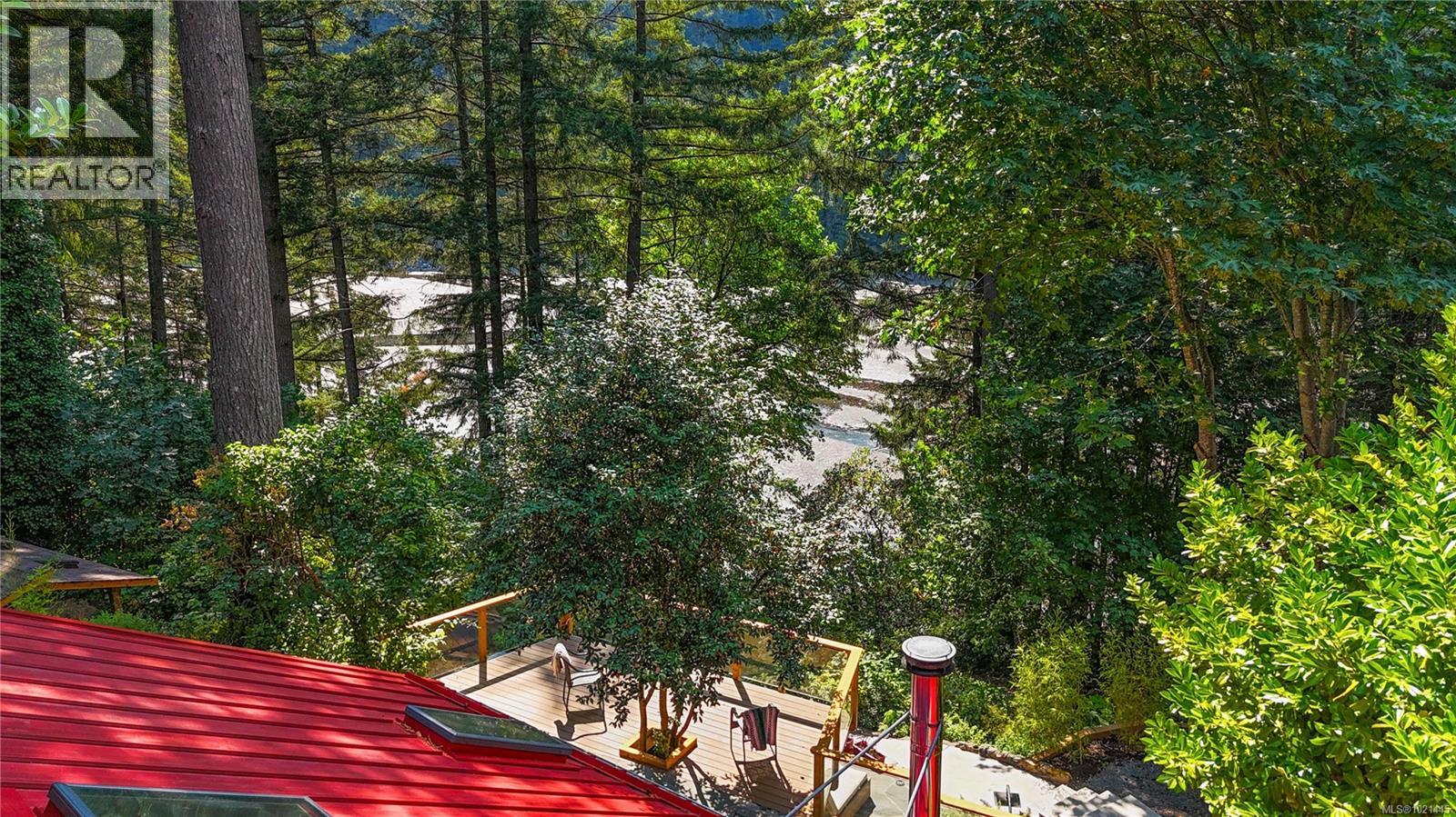  1709 Falcon Heights Road, Langford