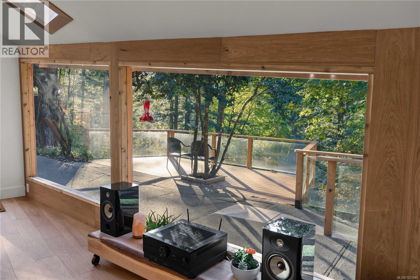  1709 Falcon Heights Road, Langford