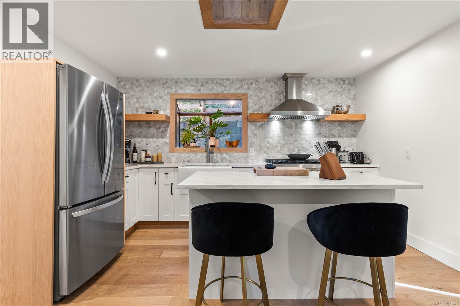  1709 Falcon Heights Road, Langford