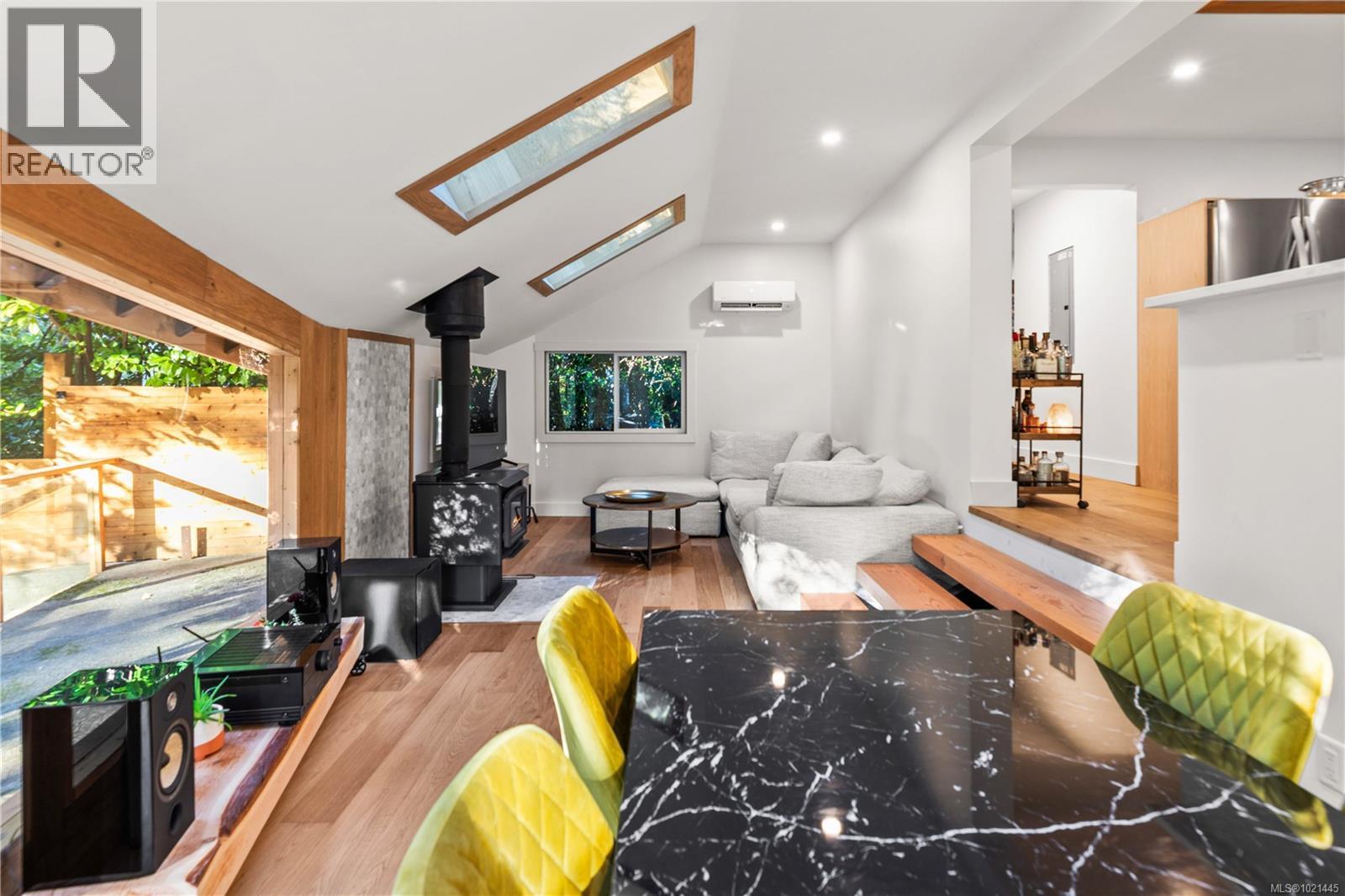  1709 Falcon Heights Road, Langford