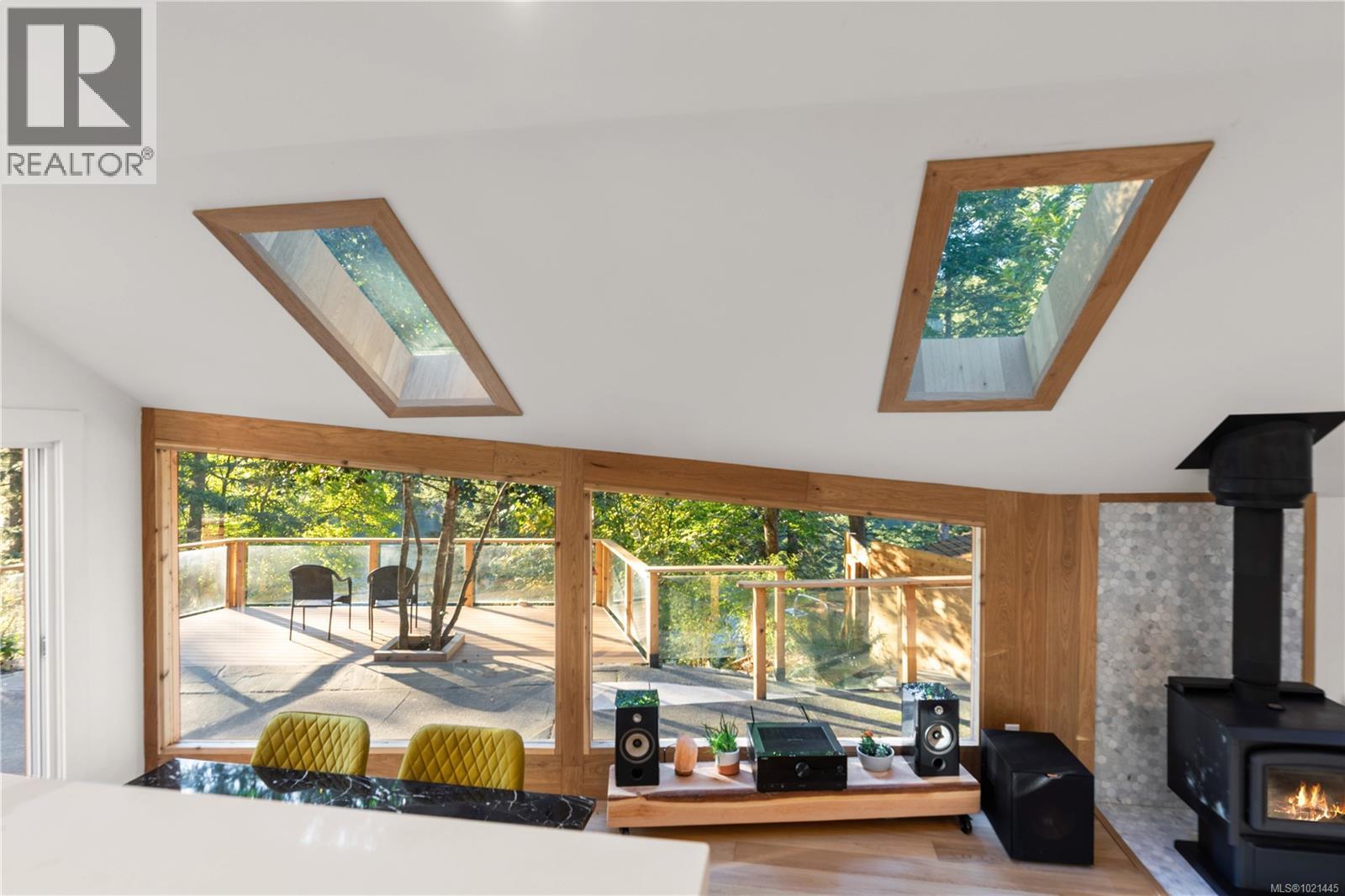  1709 Falcon Heights Road, Langford