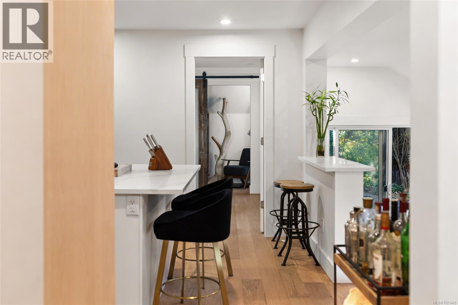  1709 Falcon Heights Road, Langford