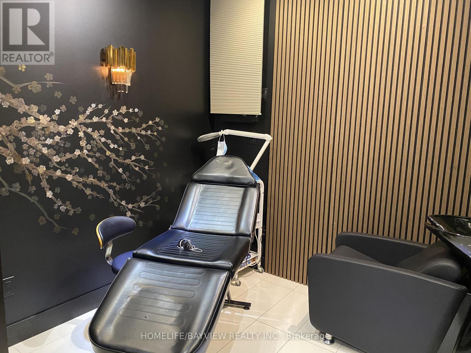 UNIT 49 - 7181 YONGE STREET NE