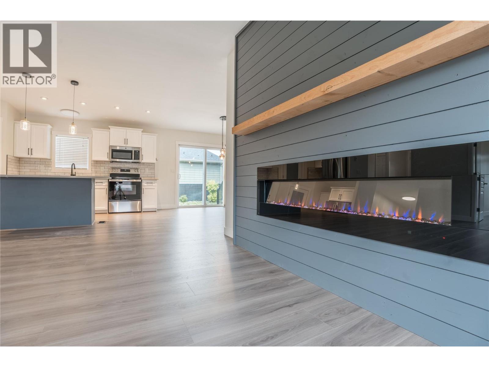 8300 Gallagher Lake Frontage Road Unit# 70, Oliver