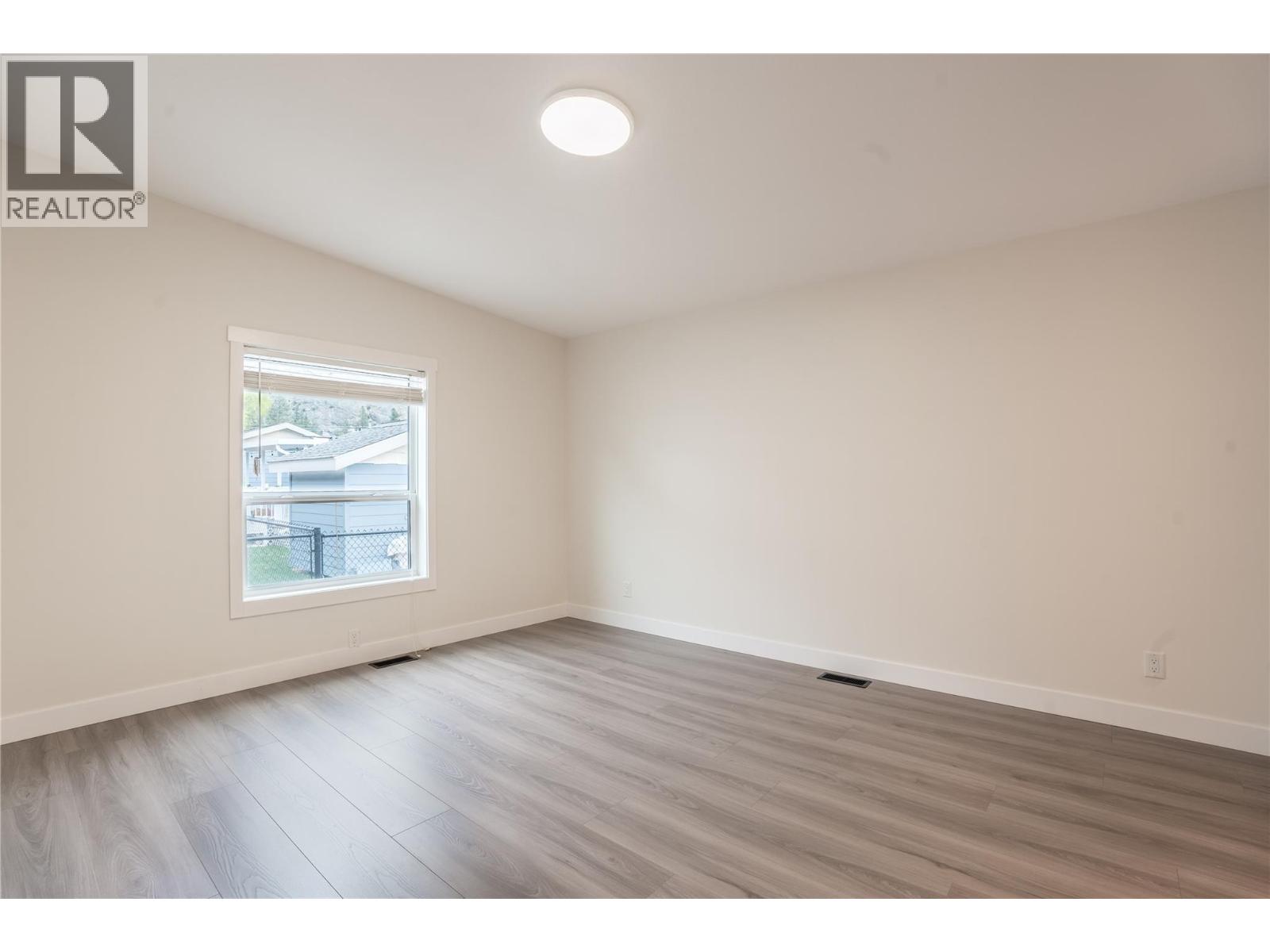 8300 Gallagher Lake Frontage Road Unit# 70, Oliver