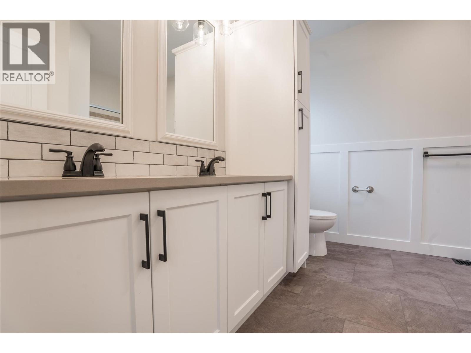 8300 Gallagher Lake Frontage Road Unit# 70, Oliver