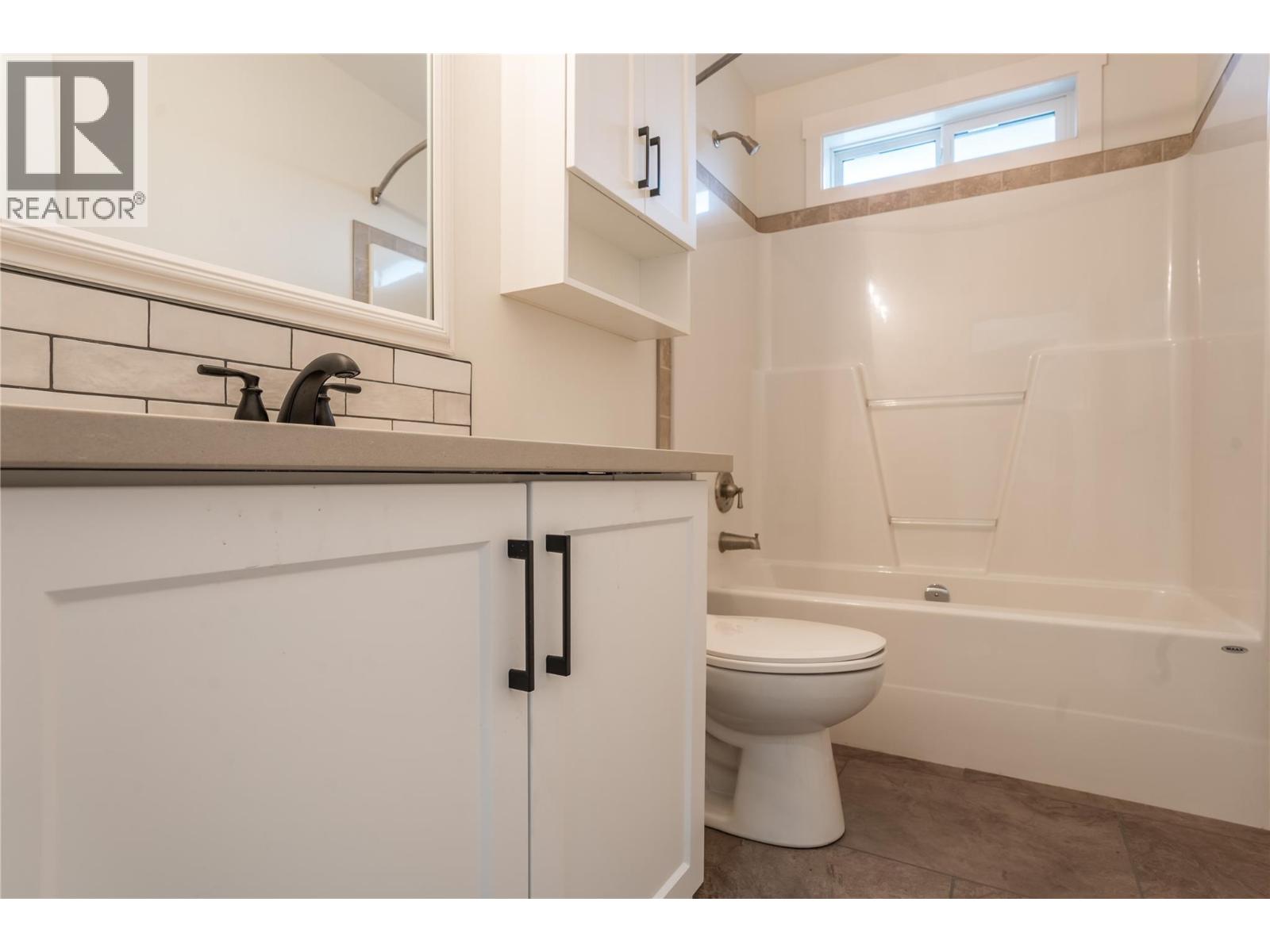 8300 Gallagher Lake Frontage Road Unit# 70, Oliver