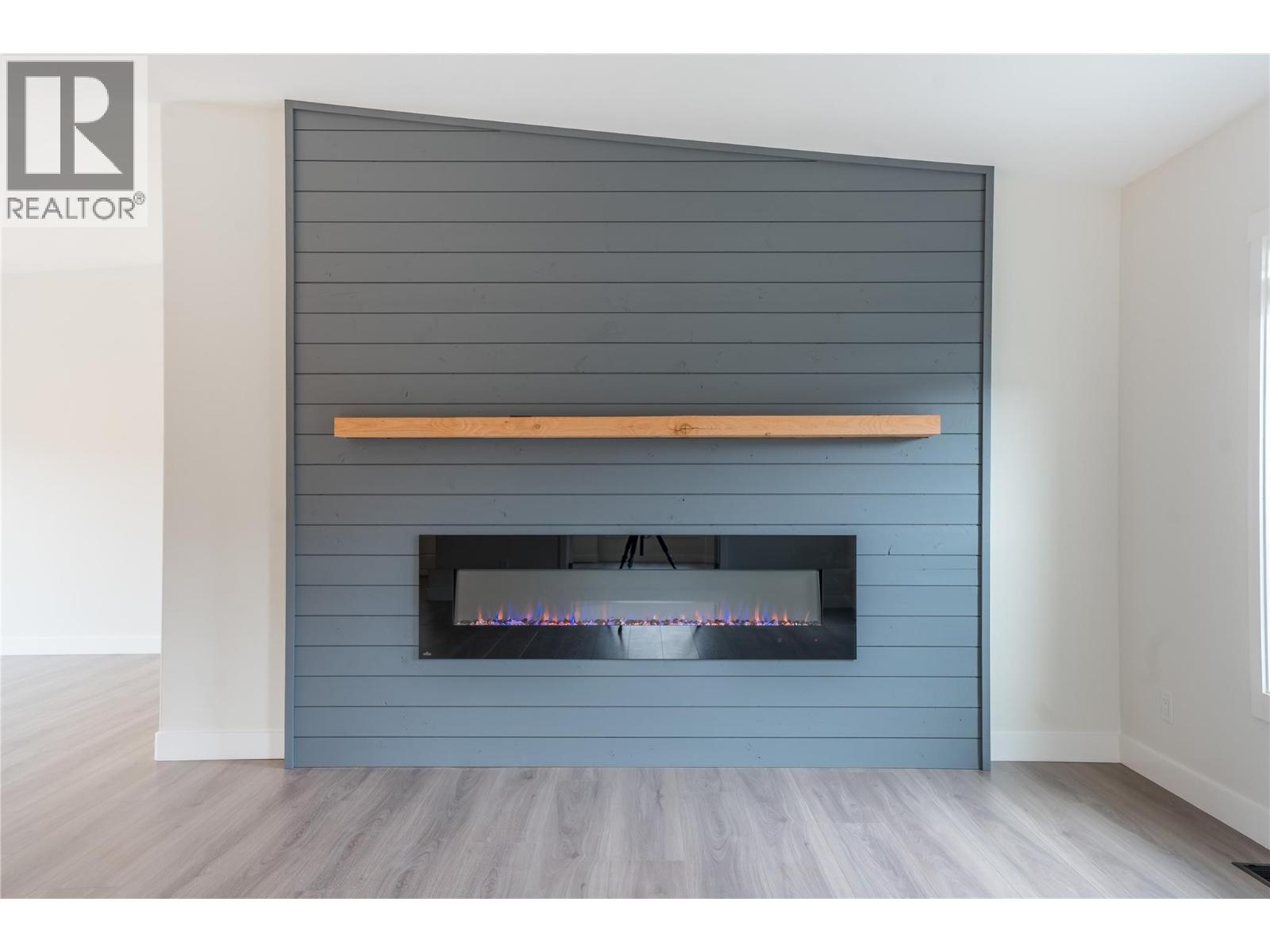 8300 Gallagher Lake Frontage Road Unit# 70, Oliver