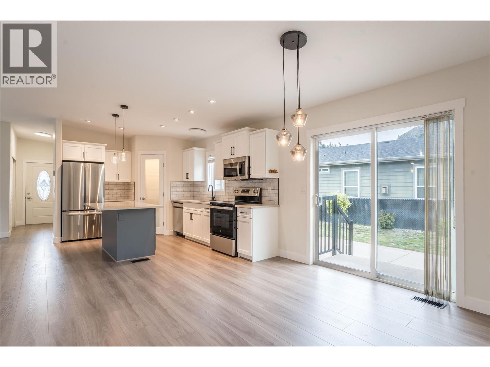 8300 Gallagher Lake Frontage Road Unit# 70, Oliver