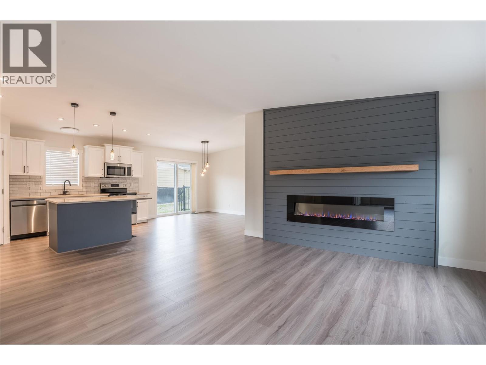 8300 Gallagher Lake Frontage Road Unit# 70, Oliver