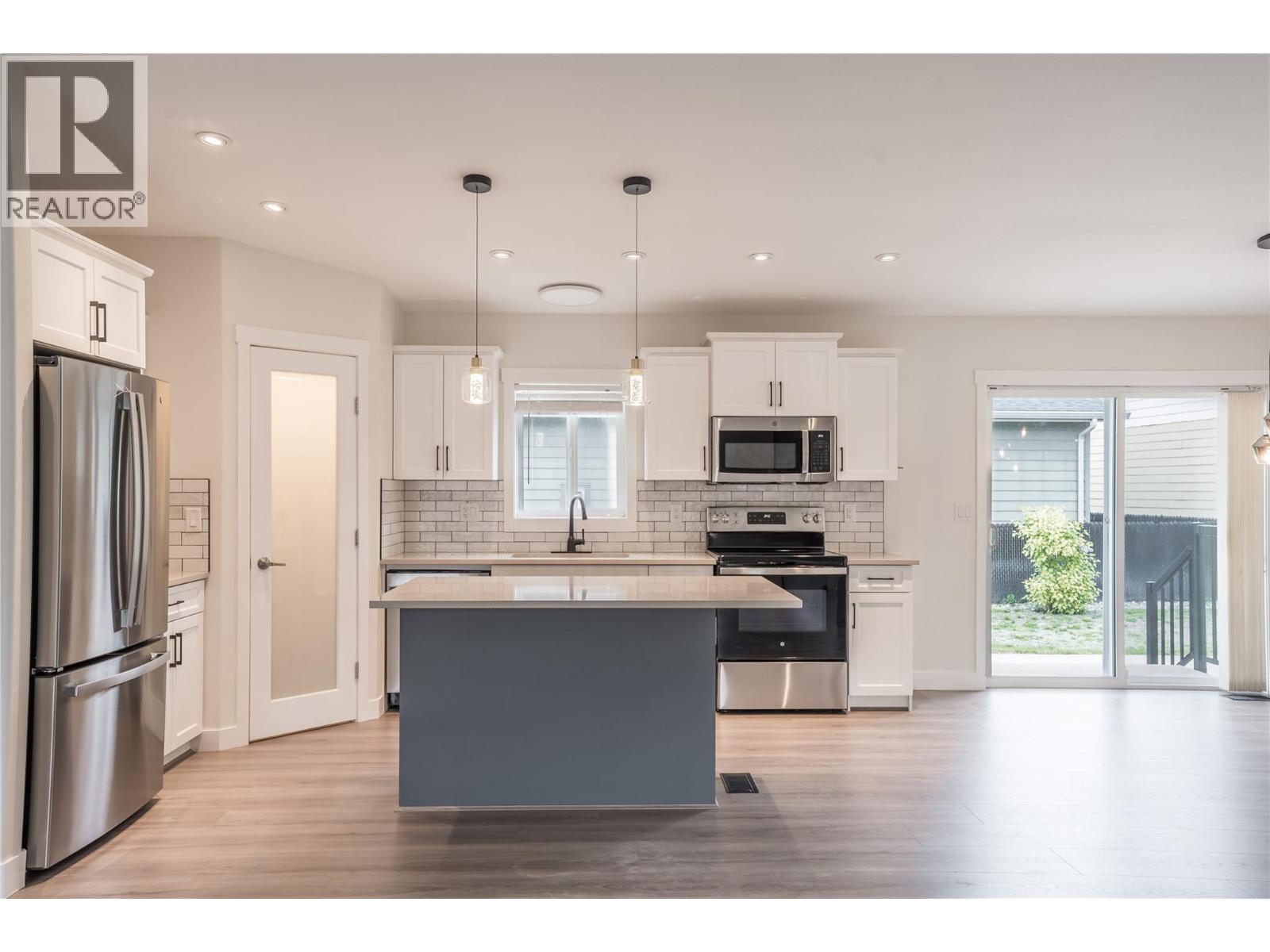 8300 Gallagher Lake Frontage Road Unit# 70, Oliver