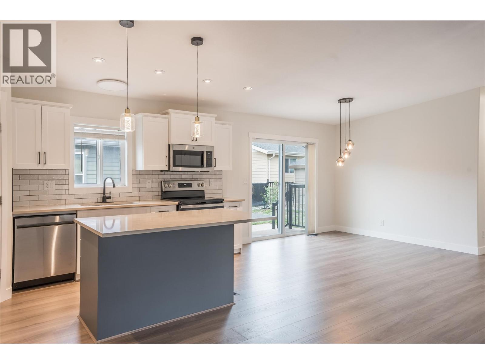 8300 Gallagher Lake Frontage Road Unit# 70, Oliver