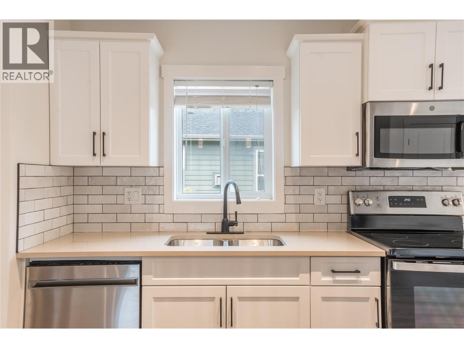 8300 Gallagher Lake Frontage Road Unit# 70, Oliver