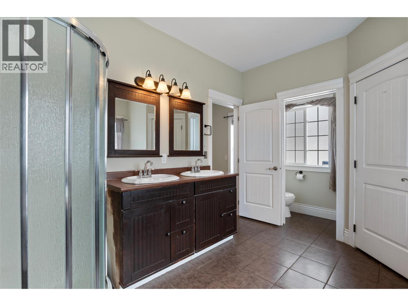  1027 Salmon River Road, Salmon Arm