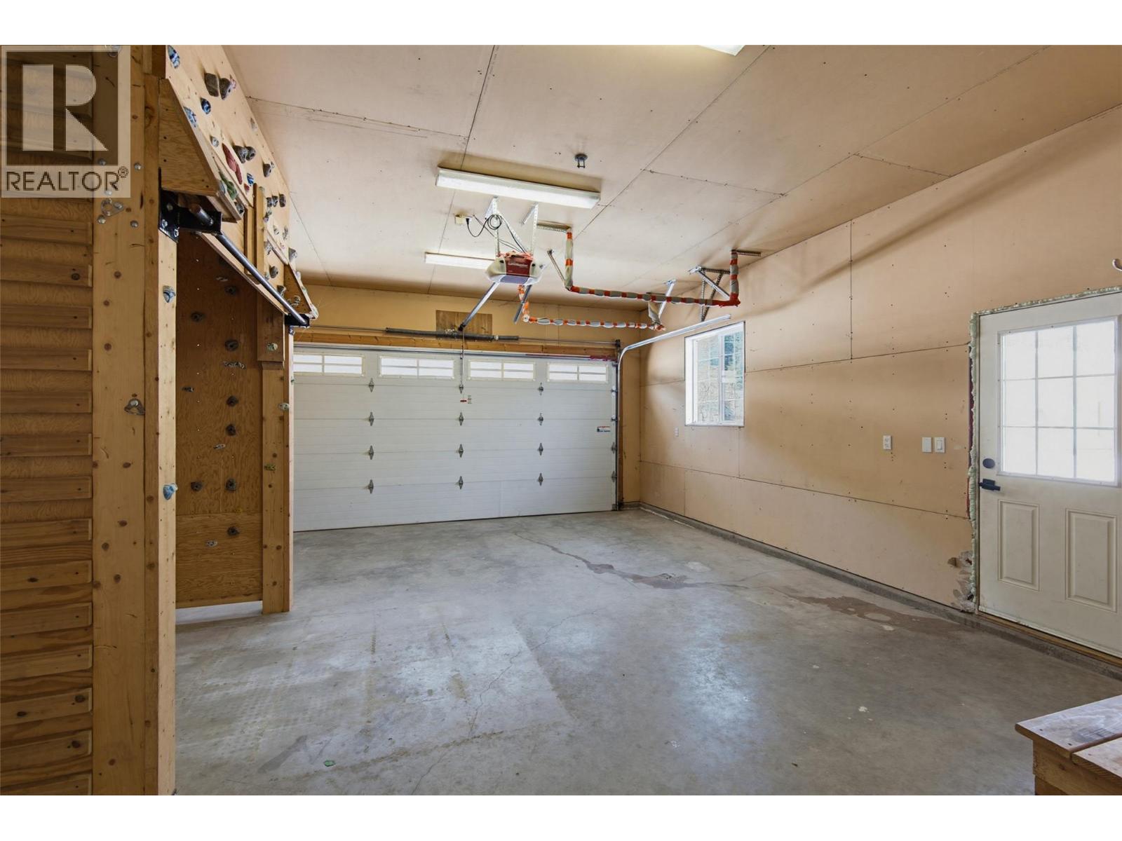  1027 Salmon River Road, Salmon Arm