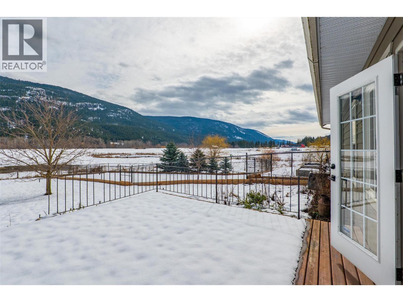  1027 Salmon River Road, Salmon Arm