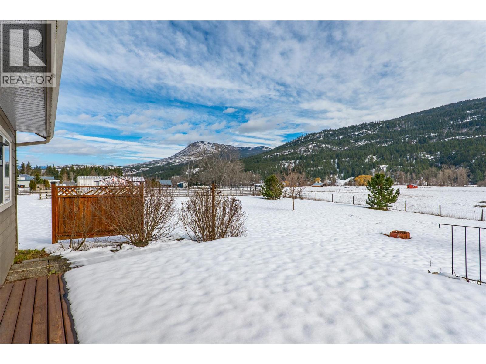  1027 Salmon River Road, Salmon Arm