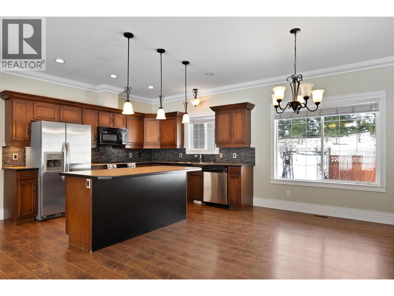  1027 Salmon River Road, Salmon Arm