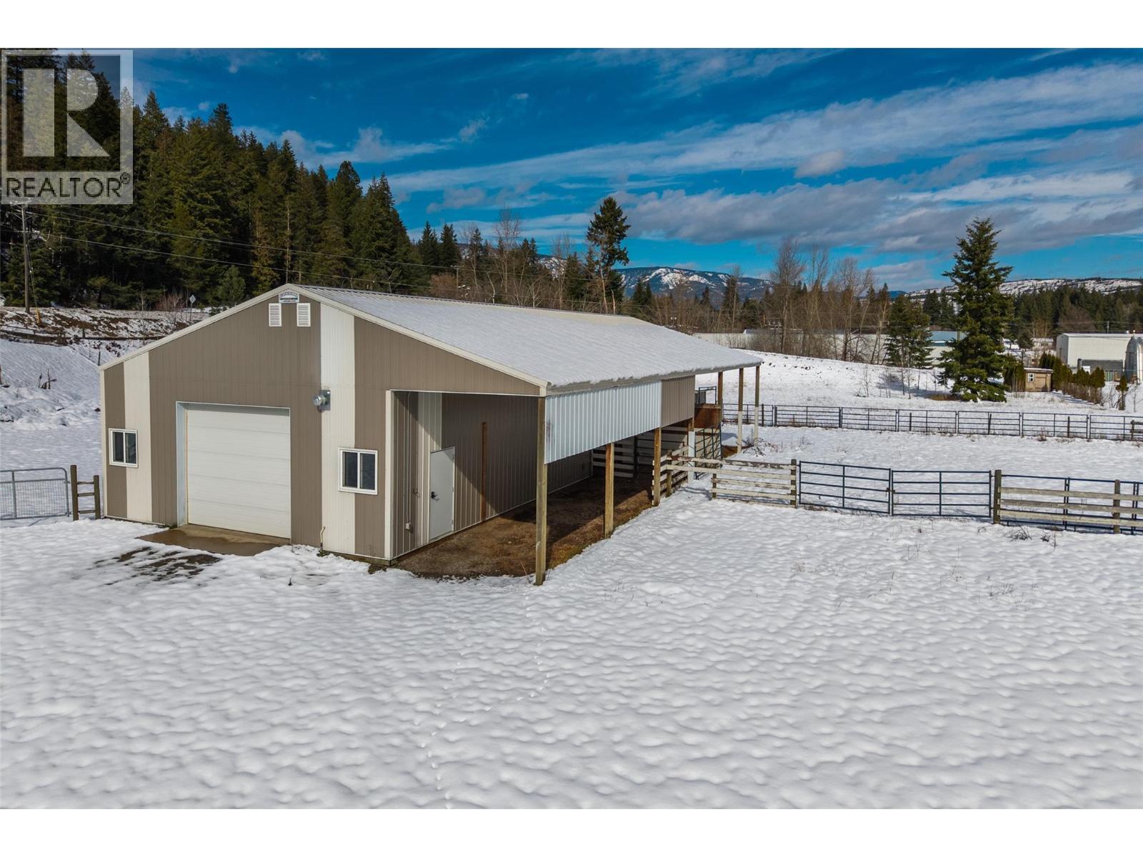  1027 Salmon River Road, Salmon Arm