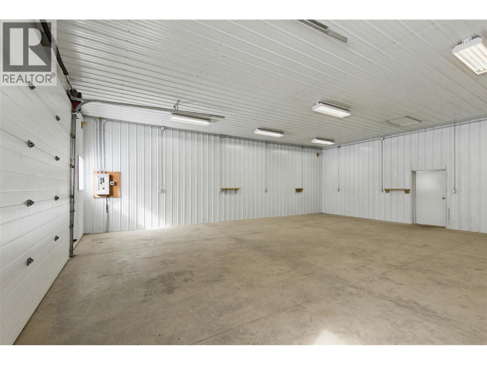  1027 Salmon River Road, Salmon Arm