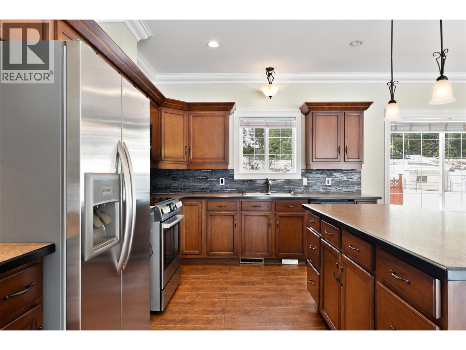  1027 Salmon River Road, Salmon Arm