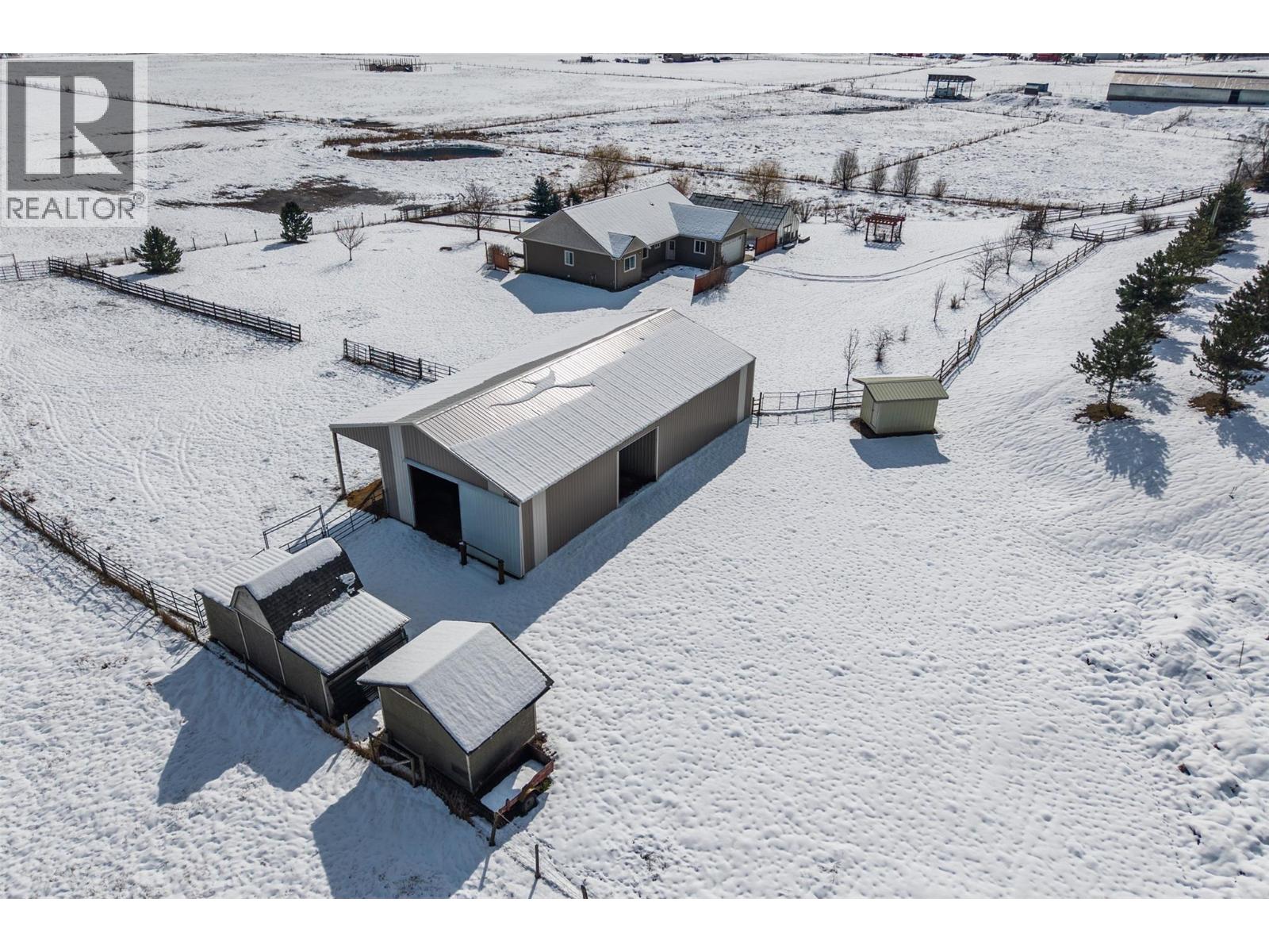  1027 Salmon River Road, Salmon Arm