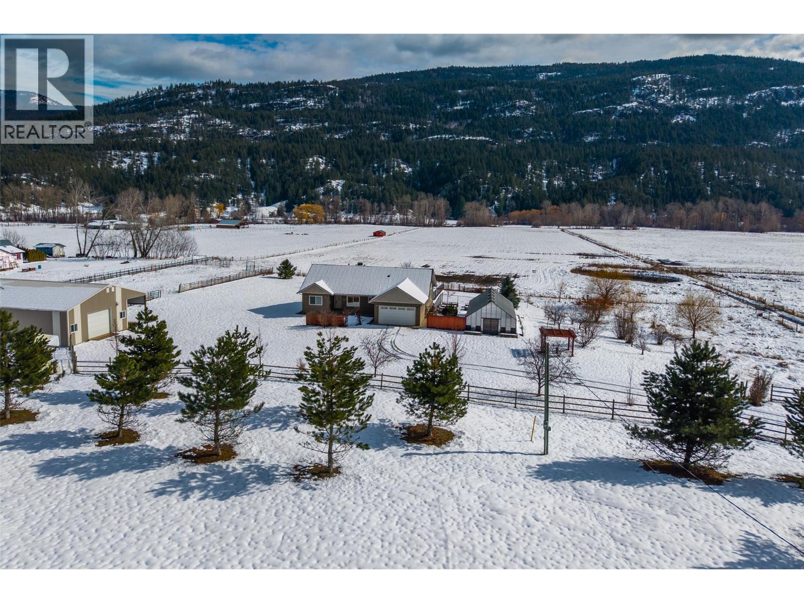  1027 Salmon River Road, Salmon Arm