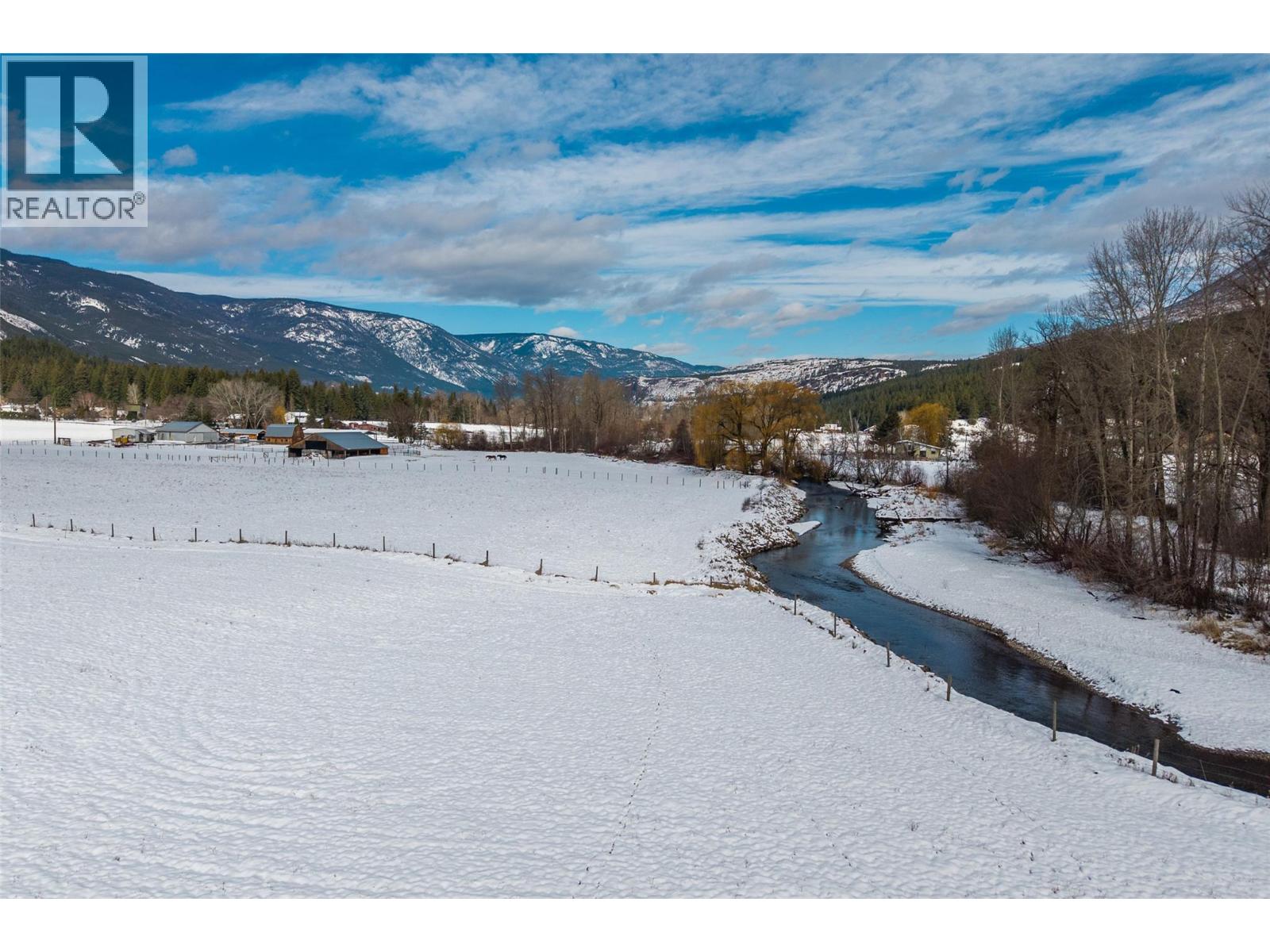  1027 Salmon River Road, Salmon Arm