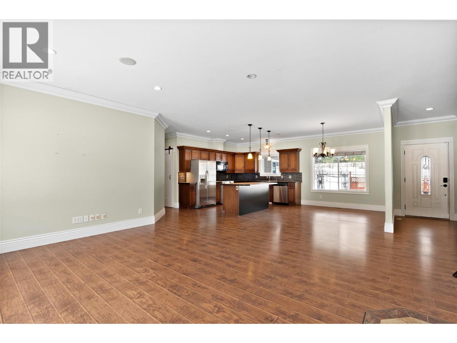  1027 Salmon River Road, Salmon Arm