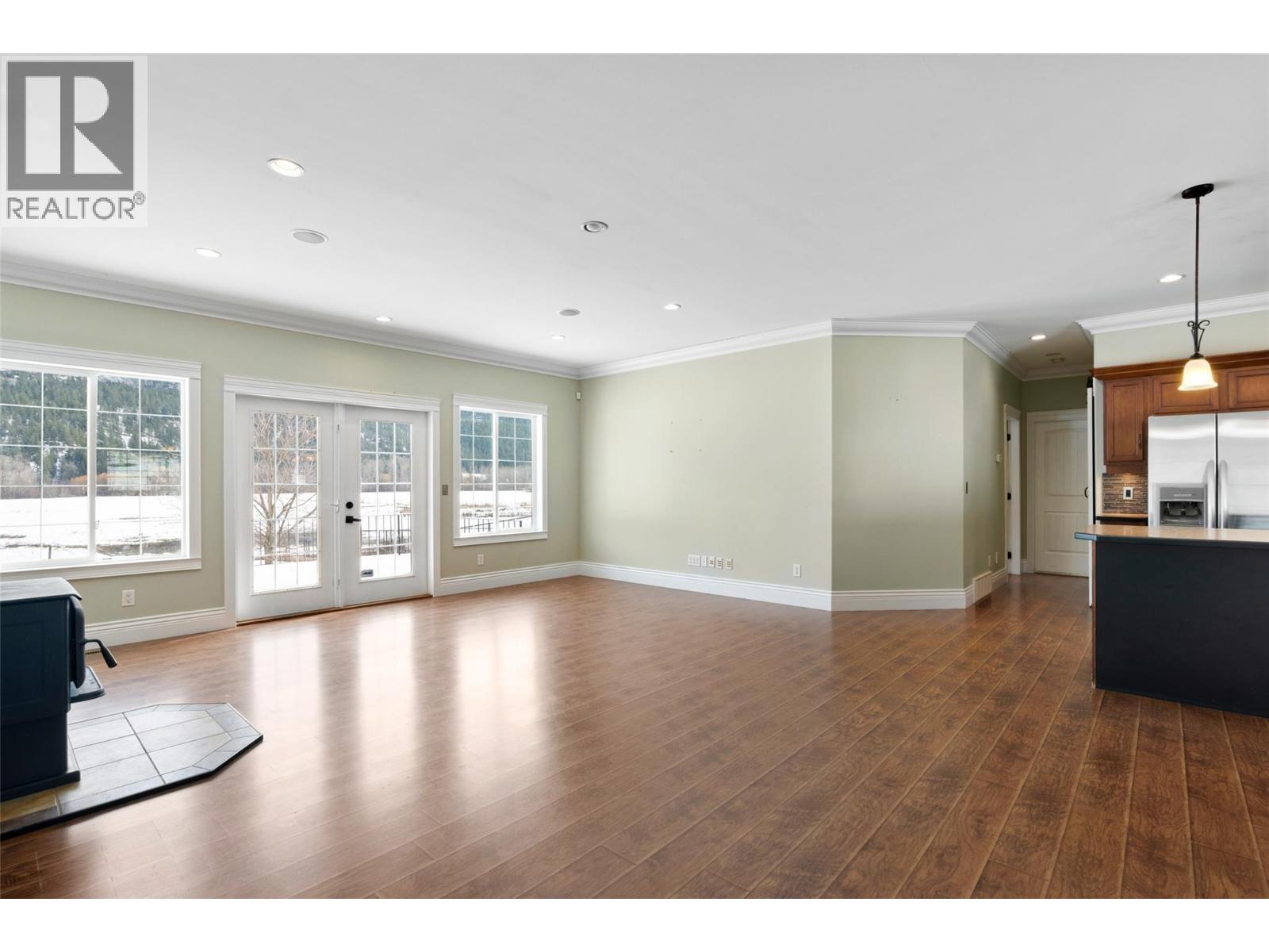  1027 Salmon River Road, Salmon Arm