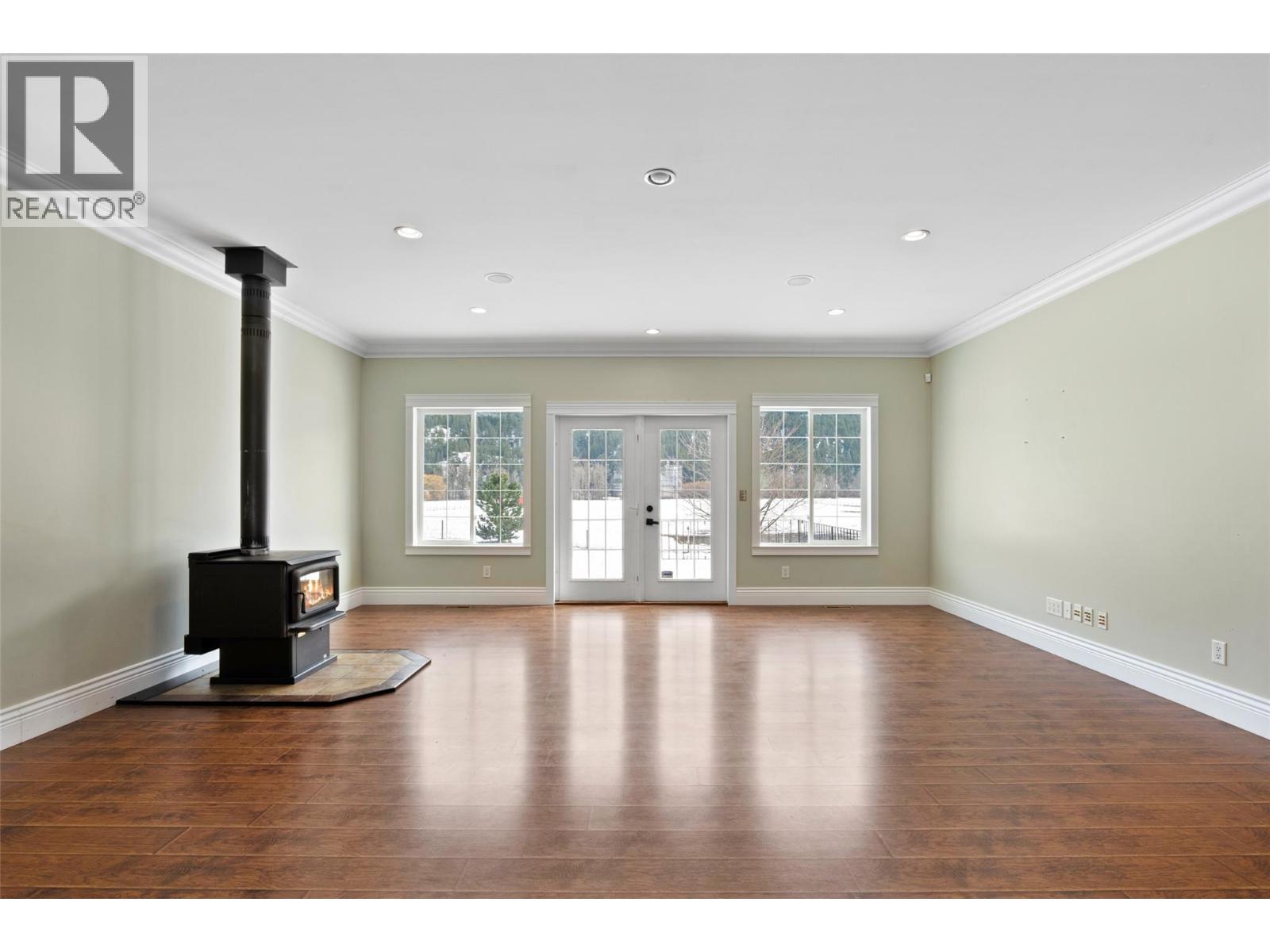  1027 Salmon River Road, Salmon Arm