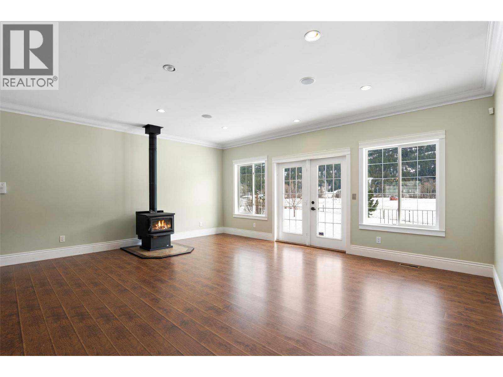  1027 Salmon River Road, Salmon Arm